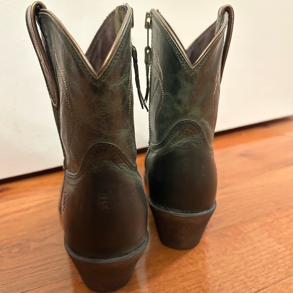 Green Ariat Cowboy Boots - Picture 3 of 6